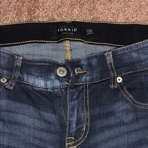Torrid Bombshell Skinny Jeans 14 extra short